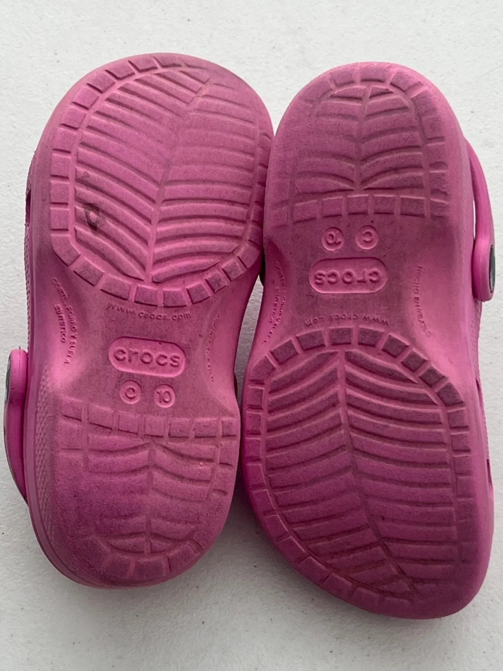 Crocs Kids Pink Clog Water Shoes, Barbie/Doughnut Jibbutz Charms Size 10